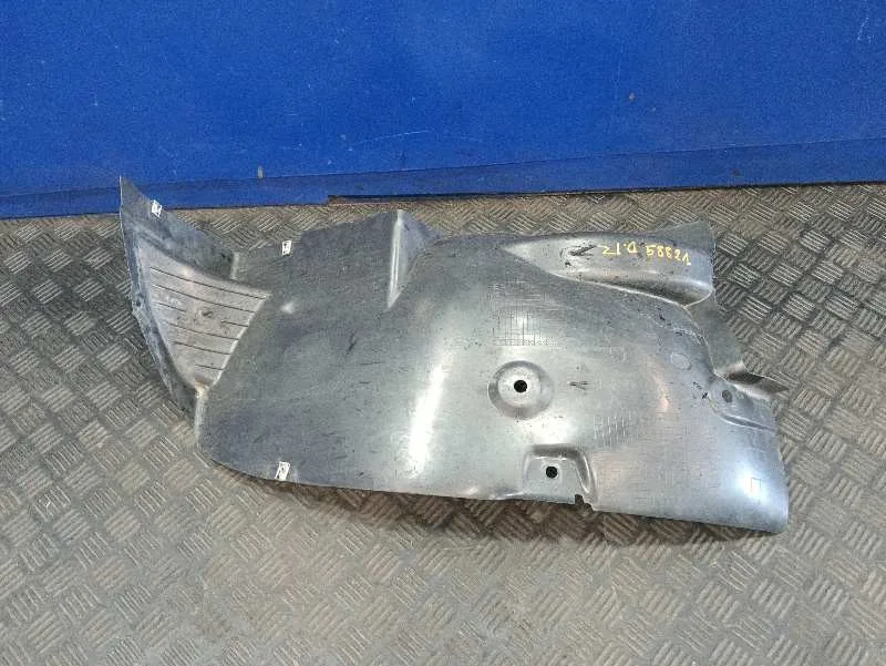 Plastico Paso Rueda Delantero Izquierdo para Nissan Interstar