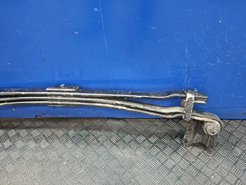 Ballesta Trasera para Nissan Cabstar 01.04 ->