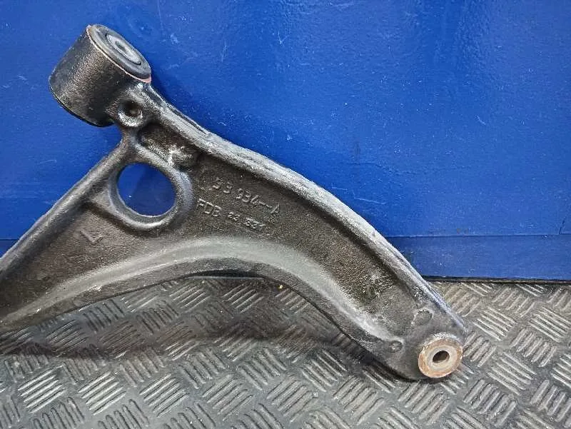 Brazo Suspension Inferior Delantero Izquierdo para Nissan Interstar
