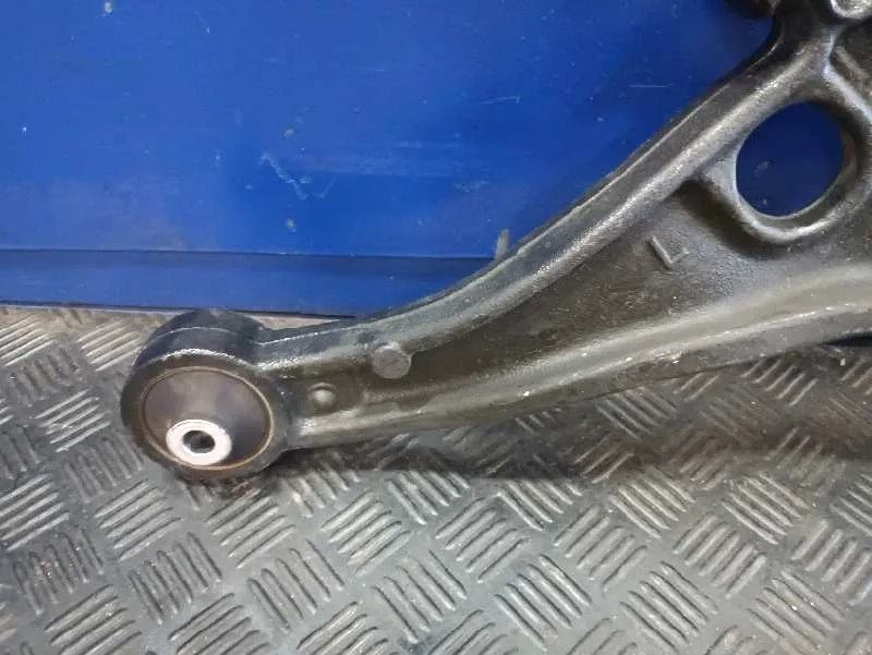 Brazo Suspension Inferior Delantero Izquierdo para Nissan Interstar