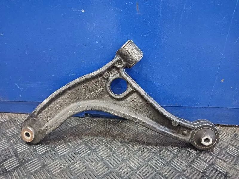 Brazo Suspension Inferior Delantero Derecho para Nissan Interstar