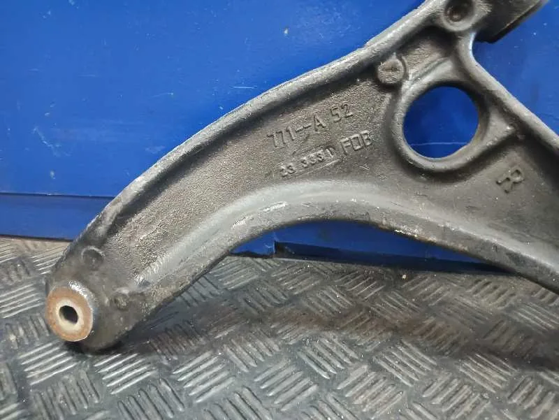 Brazo Suspension Inferior Delantero Derecho para Nissan Interstar