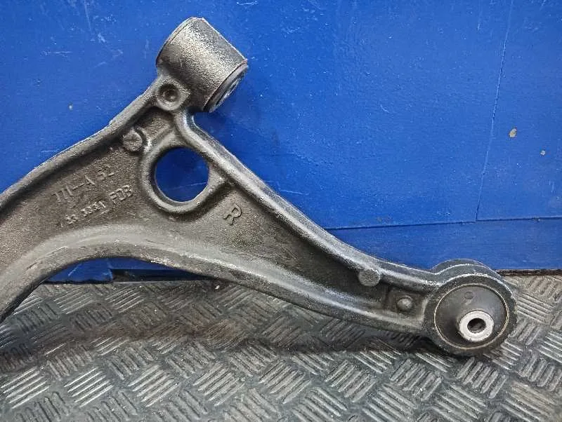 Brazo Suspension Inferior Delantero Derecho para Nissan Interstar