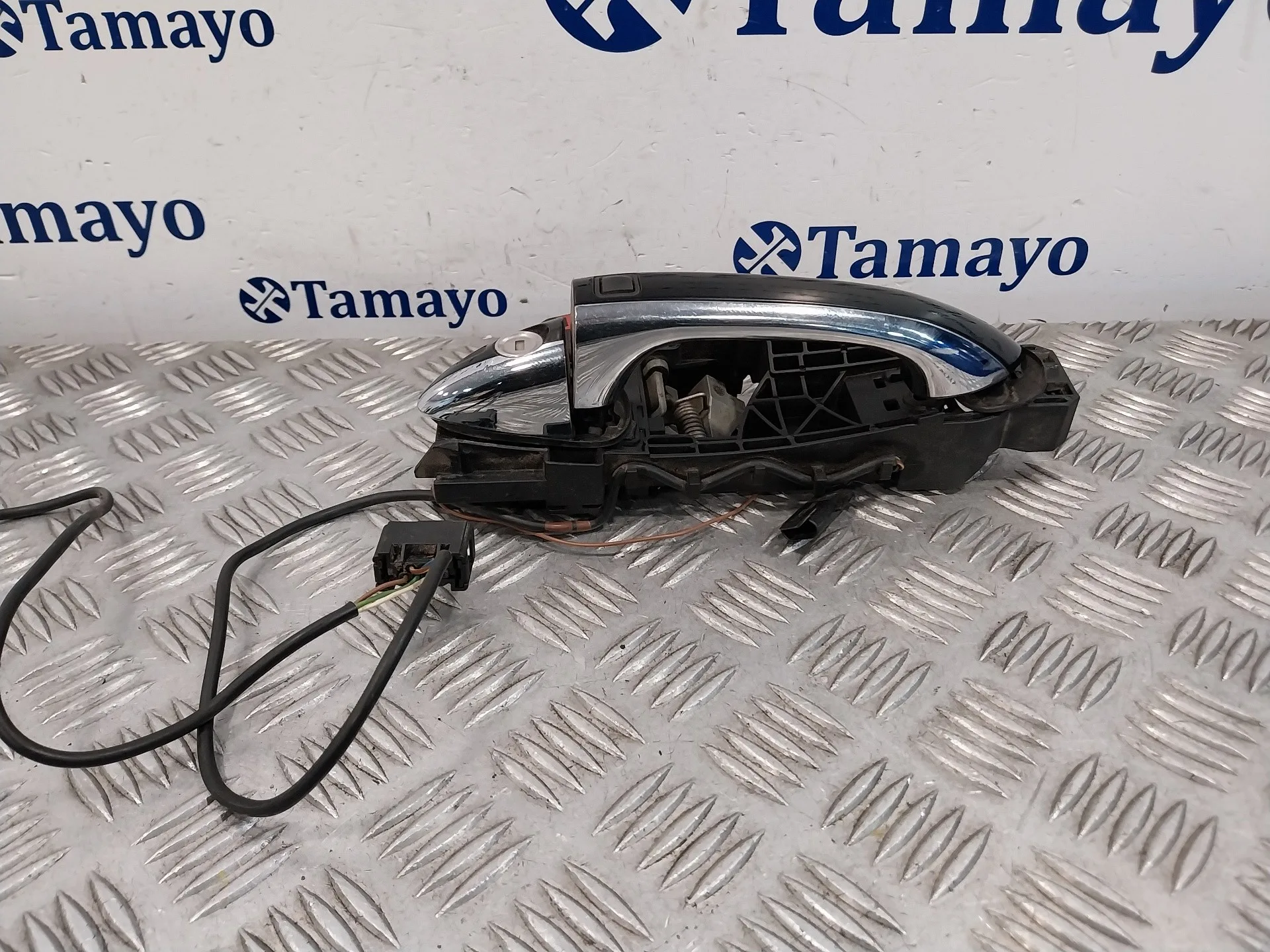 Maneta Exterior Delantera Izquierda para Mercedes-Benz Clase M (W164)