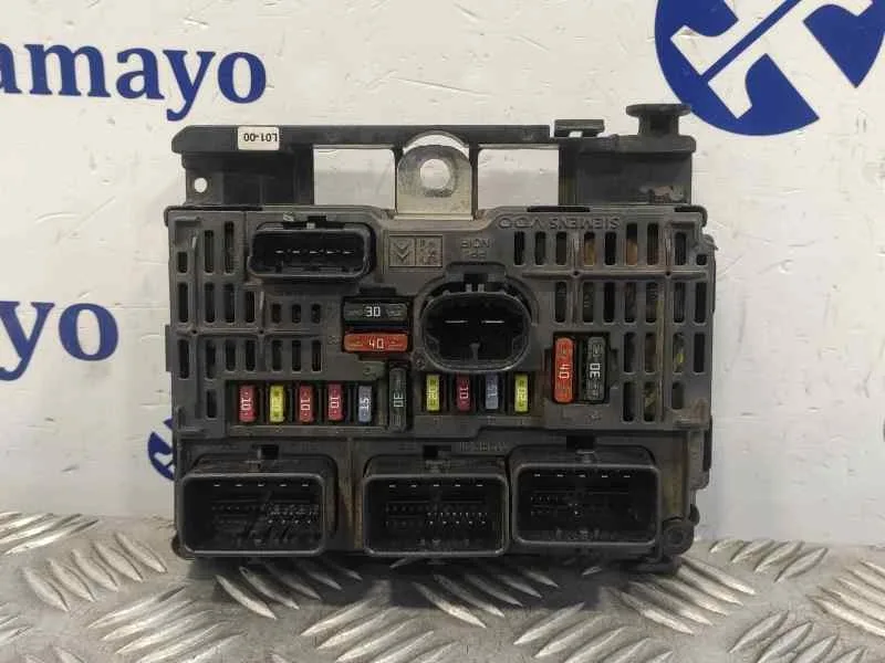Caja Reles / Fusibles para Peugeot 407 Sw