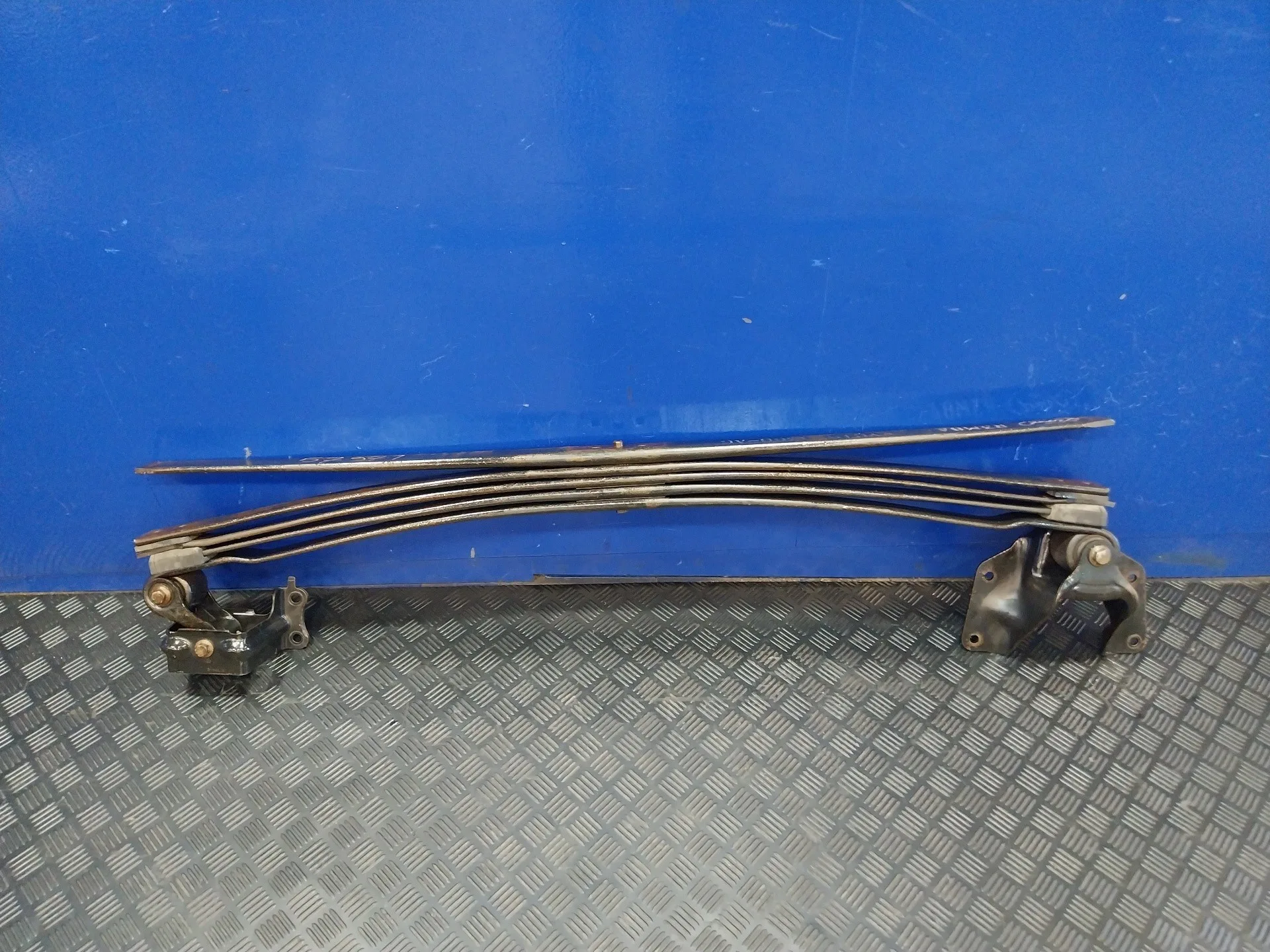 Ballesta Trasera para Ford Transit, Caja Cerr. Largo 95