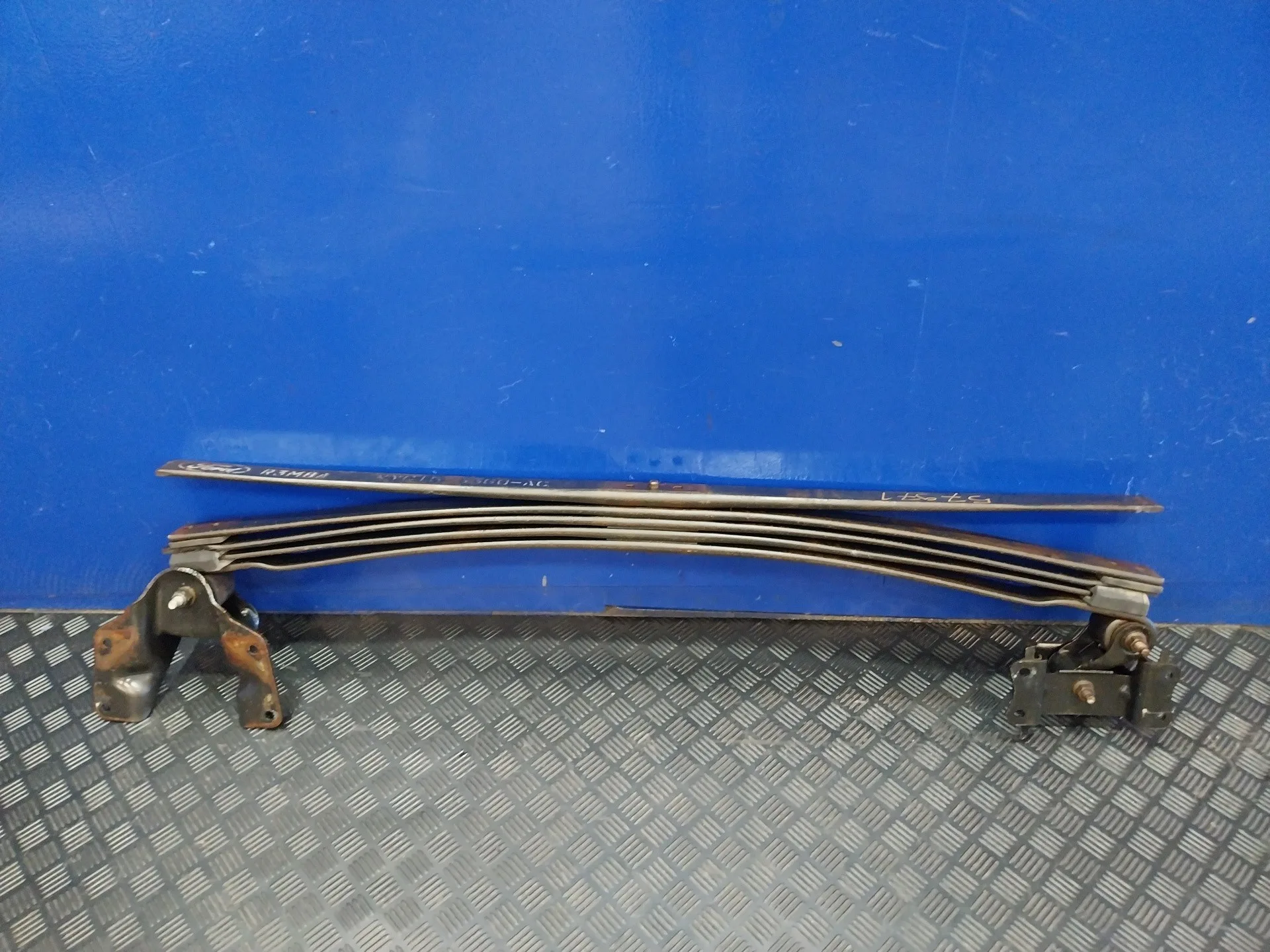Ballesta Trasera para Ford Transit, Caja Cerr. Largo 95