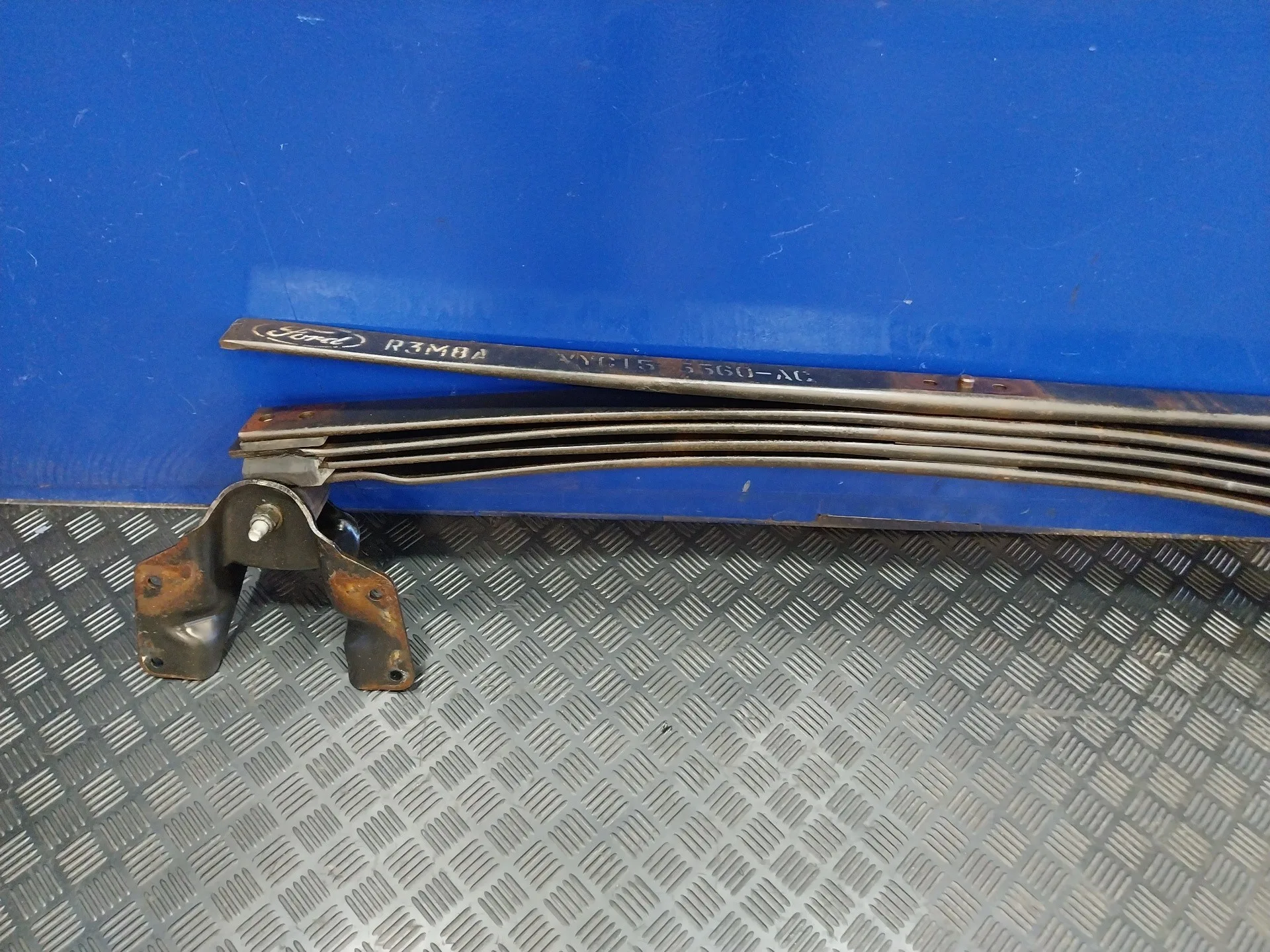 Ballesta Trasera para Ford Transit, Caja Cerr. Largo 95