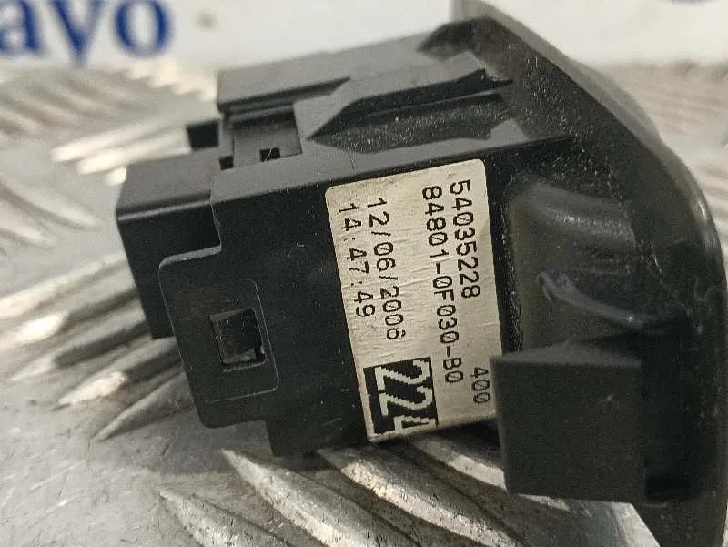 Mando Elevalunas Trasero Derecho para Toyota Corolla Verso (R1)