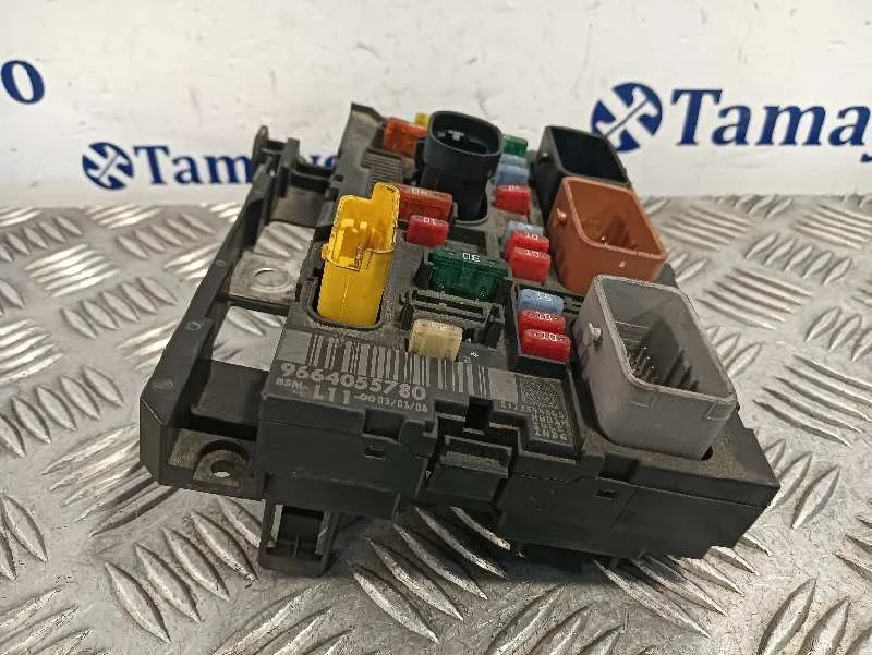 Caja Reles / Fusibles para Peugeot 307 Cc (S2)