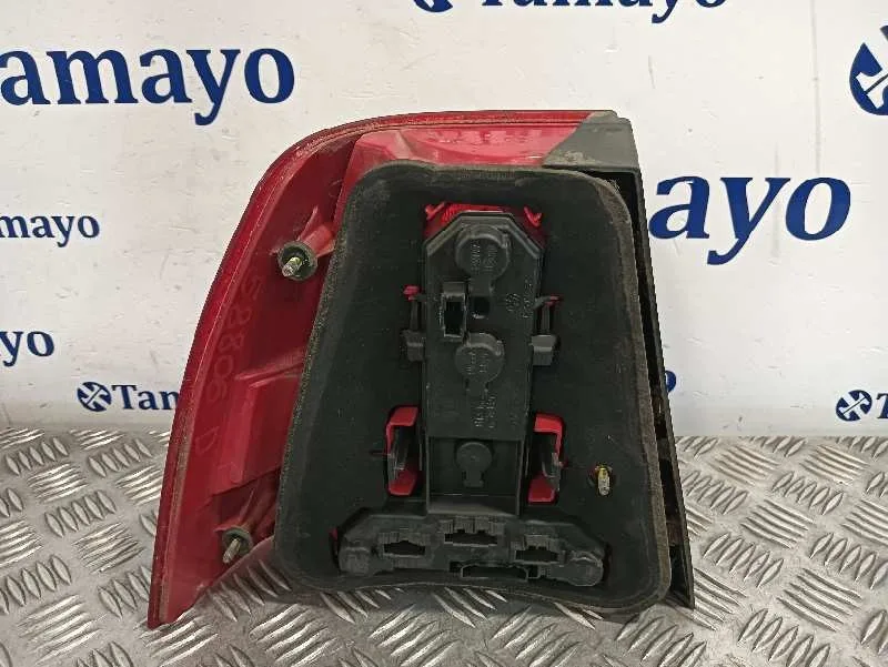 Piloto Trasero Derecho para Volkswagen Bora Berlina (1J2)