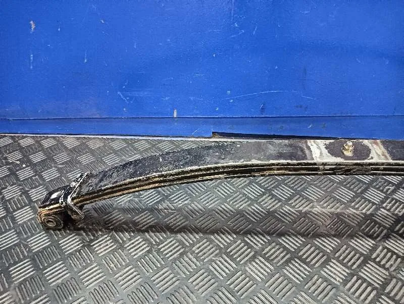 Ballesta Delantera para Nissan Patrol (K/W260)