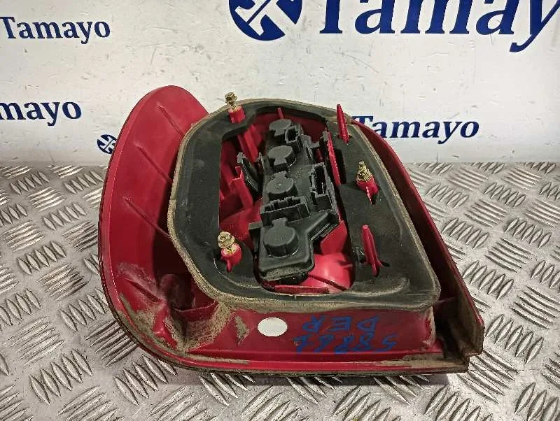 Piloto Trasero Derecho para Volkswagen Polo Berlina (6N2)