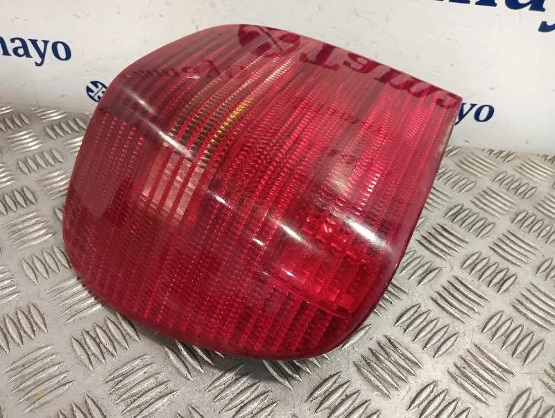 Piloto Trasero Izquierdo para Volkswagen Polo Berlina (6N2)
