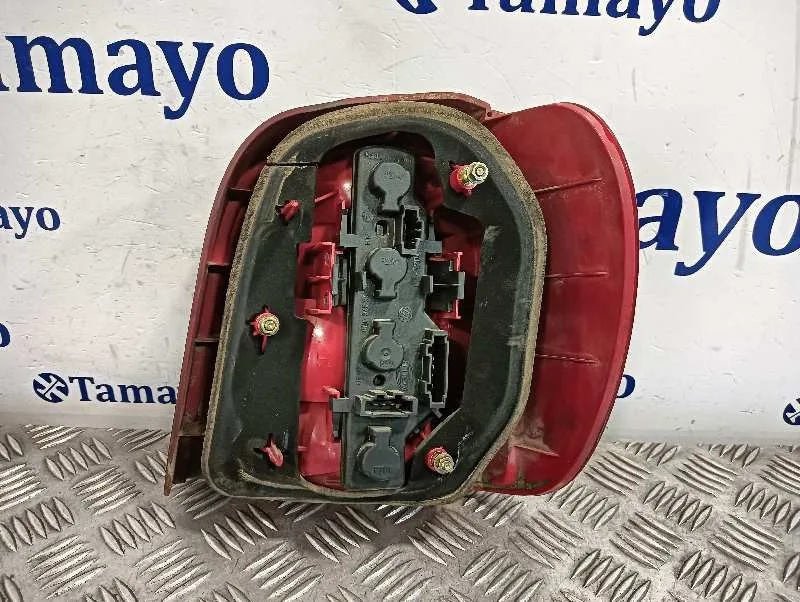 Piloto Trasero Izquierdo para Volkswagen Polo Berlina (6N2)