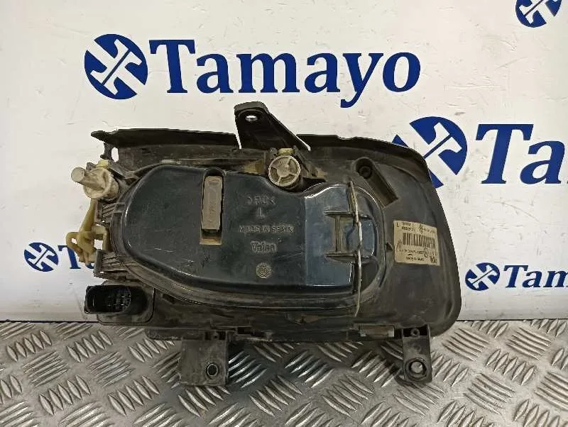 Faro Izquierdo para Volkswagen Polo Berlina (6N2)