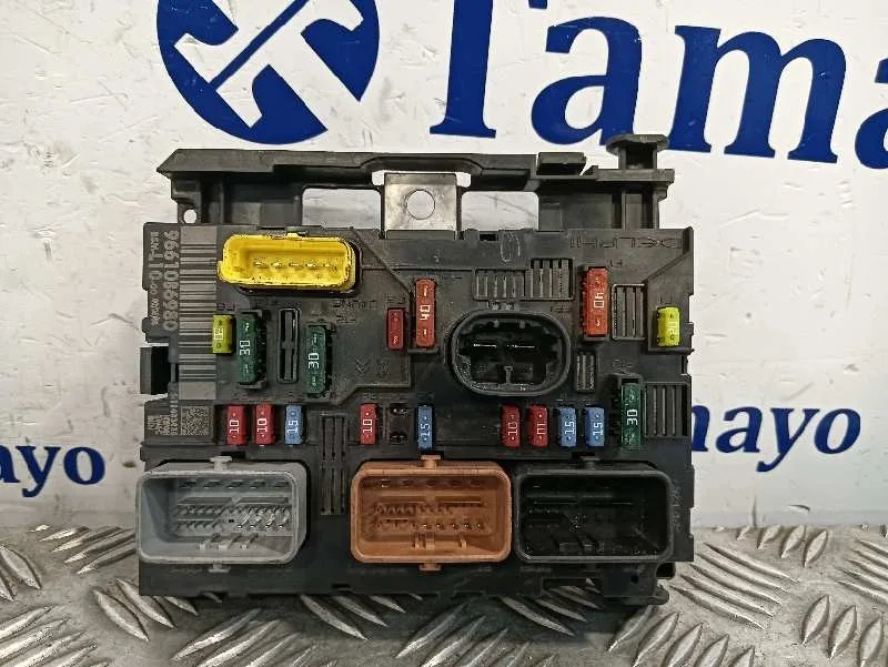 Caja Reles / Fusibles para Peugeot 207
