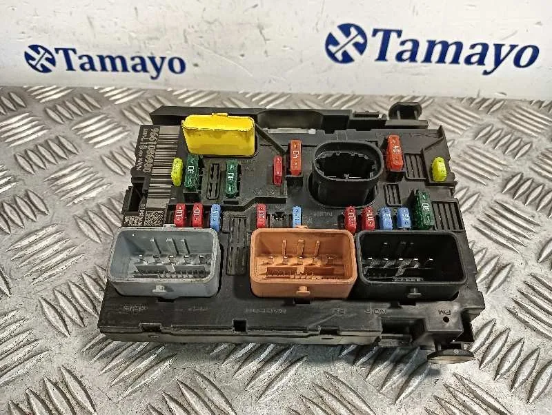 Caja Reles / Fusibles para Peugeot 207