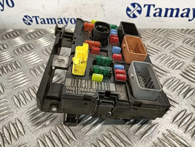 Caja Reles / Fusibles para Peugeot 207