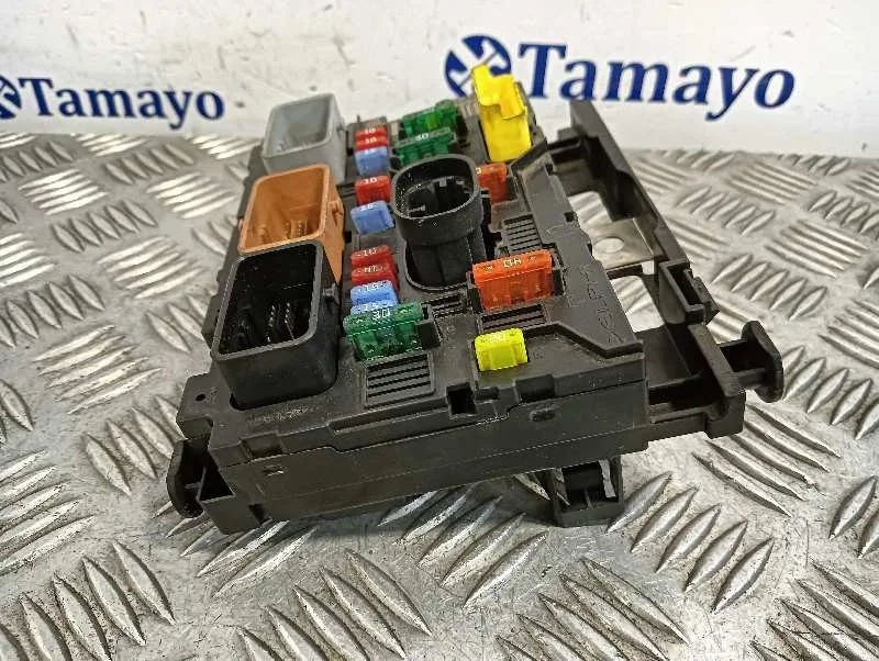 Caja Reles / Fusibles para Peugeot 207