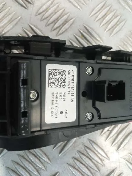 Mando Elevalunas Delantero Izquierdo para Ford Fiesta (Ccn)