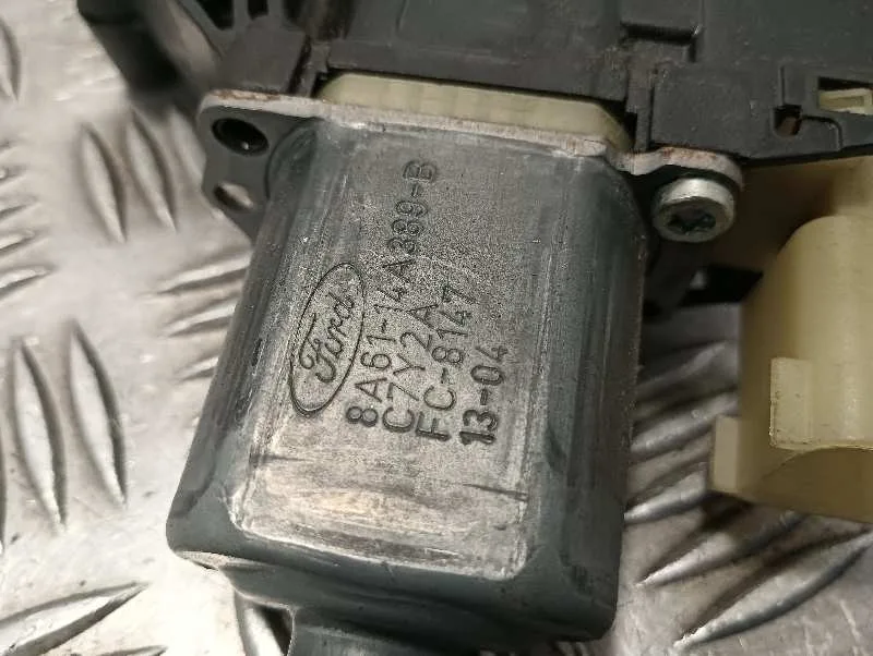 Elevalunas Delantero Izquierdo para Ford Fiesta (Ccn)