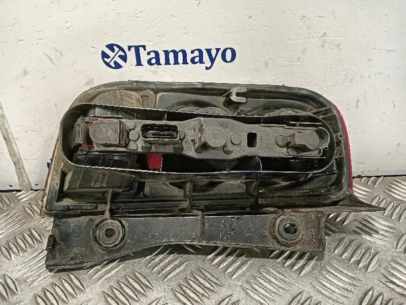 Piloto Trasero Derecho para Nissan Micra (K12E)