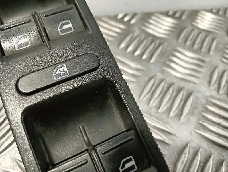 Mando Elevalunas Delantero Izquierdo para Volkswagen Polo (6R1)