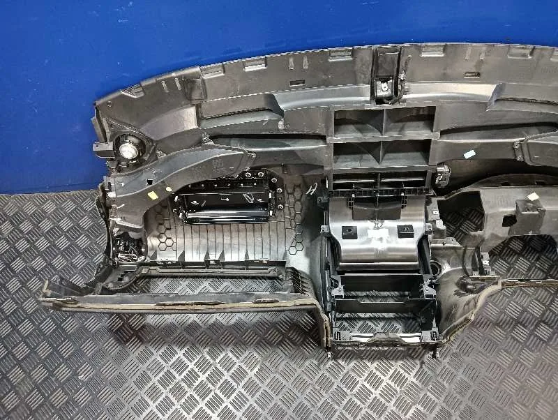 Salpicadero para Audi Q7 (4L)