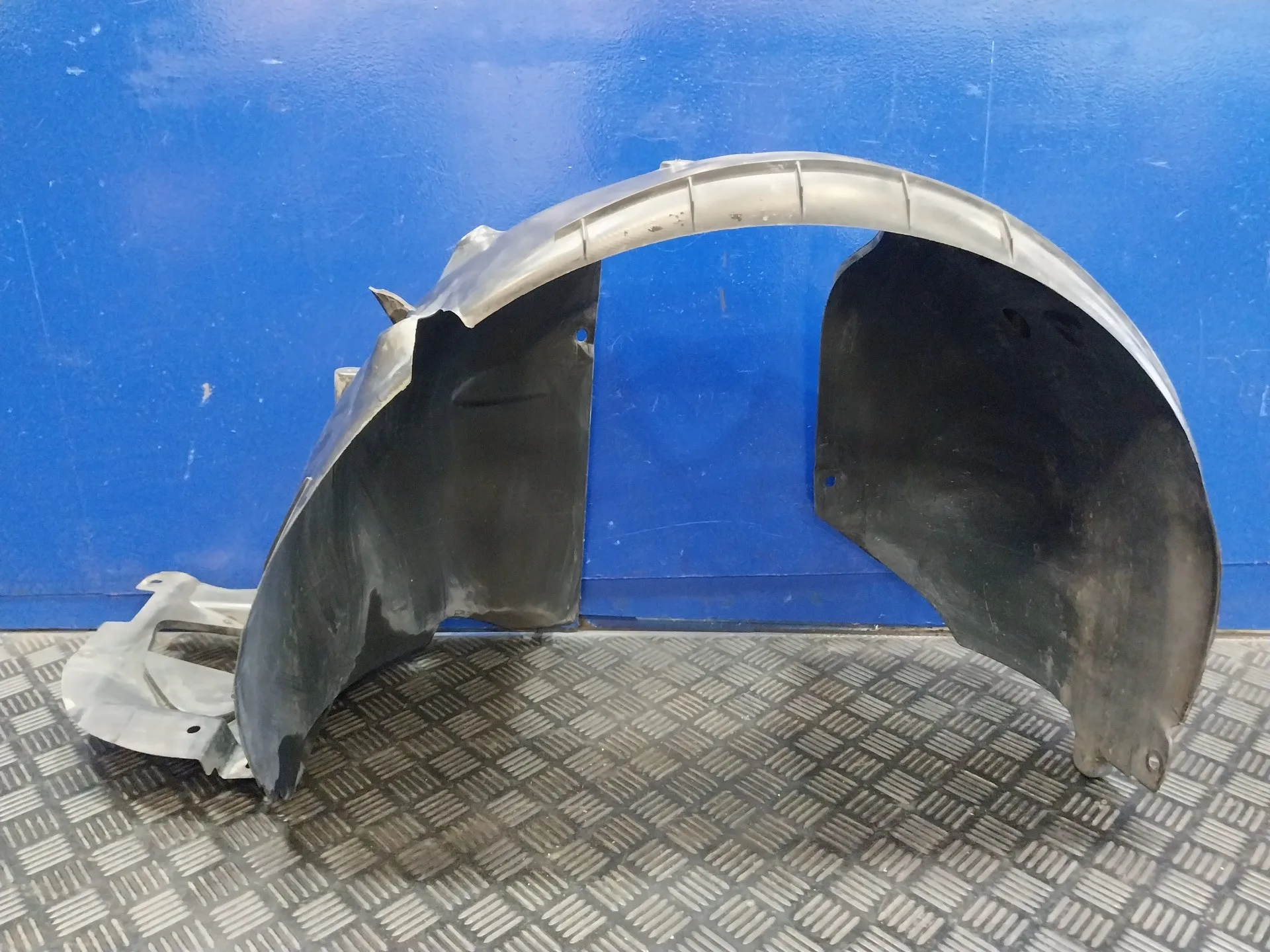 Plastico Paso Rueda Delantero Izquierdo para Citroën Ds3