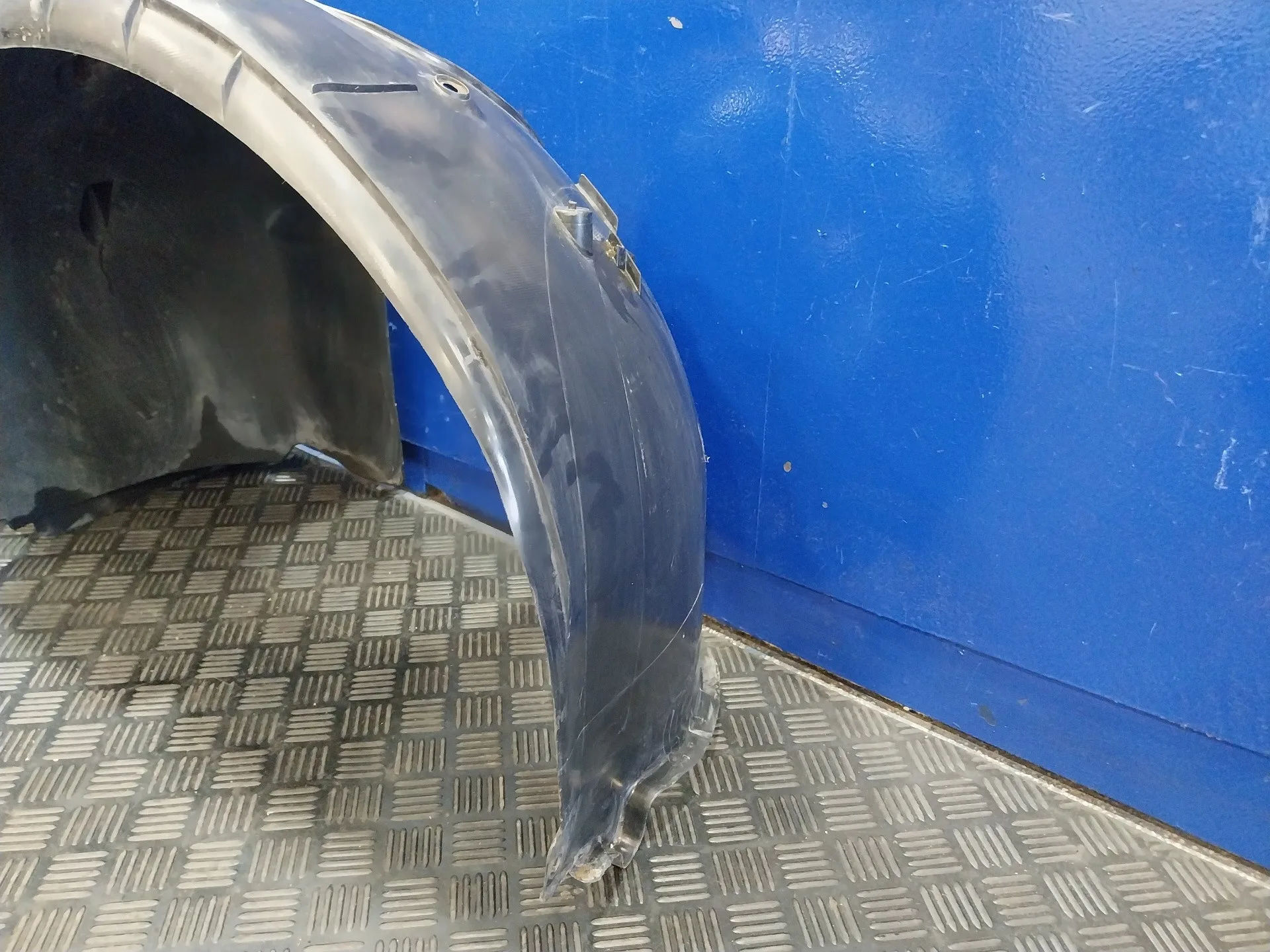 Plastico Paso Rueda Delantero Izquierdo para Citroën Ds3