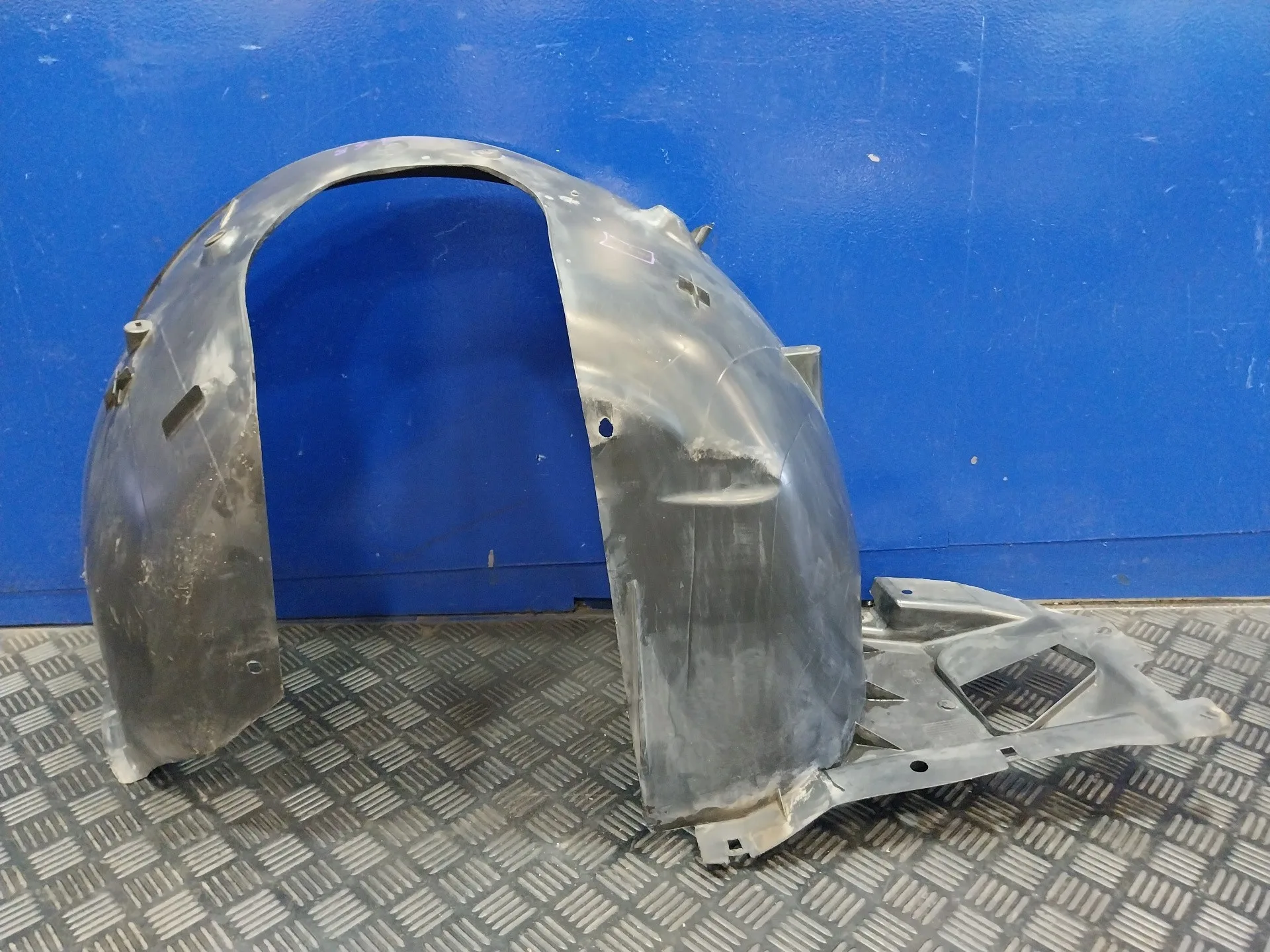 Plastico Paso Rueda Delantero Izquierdo para Citroën Ds3
