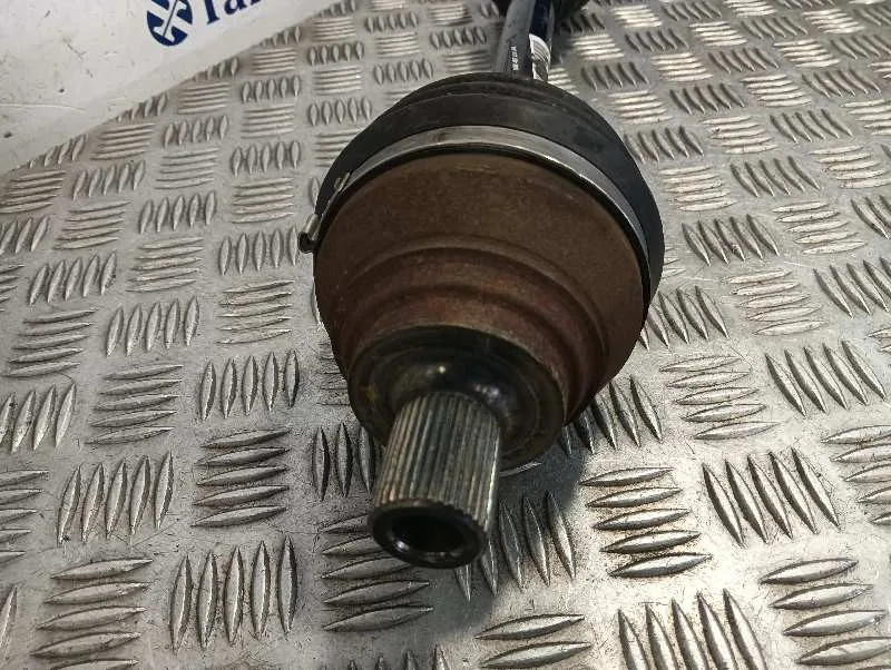 Transmision Delantera Izquierda para Volkswagen Passat Lim. (3G2)