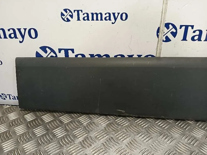 Molduras Traseras para Renault Trafic Caja Cerrada (Ab 4.01)