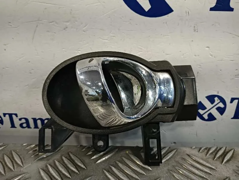 Maneta Interior Delantera Derecha para Nissan Juke (F15)