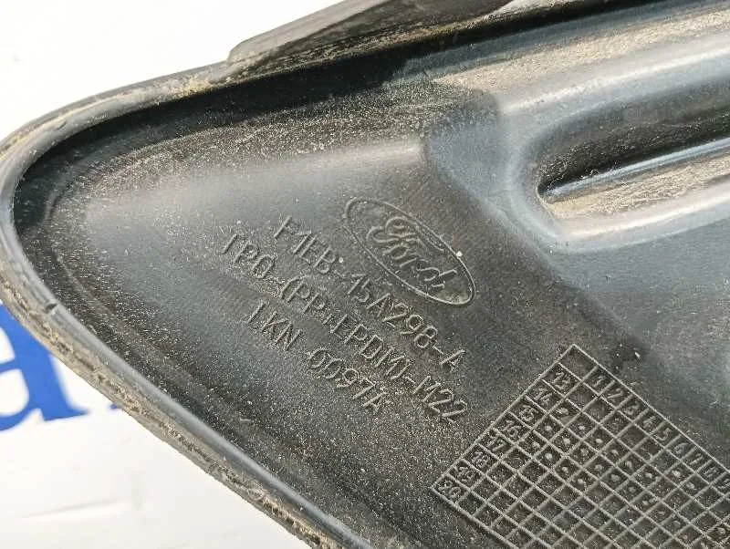 Rejilla Paragolpes Derecha para Ford Focus (2014-2018)