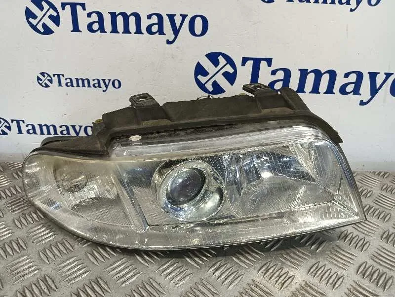 Faro Derecho para Audi A4 Berlina (8E)