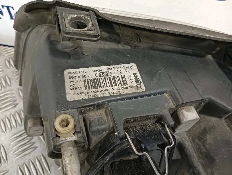 Faro Derecho para Audi A4 Berlina (8E)