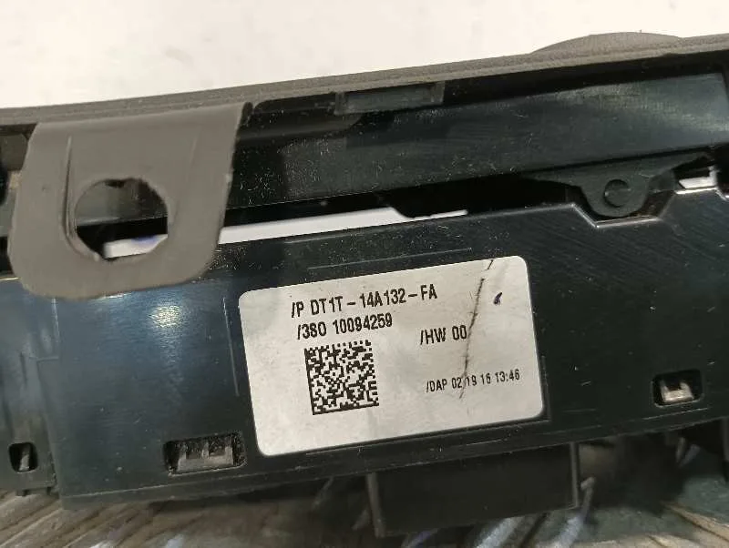 Mando Elevalunas Delantero Izquierdo para Ford Focus (2014-2018)