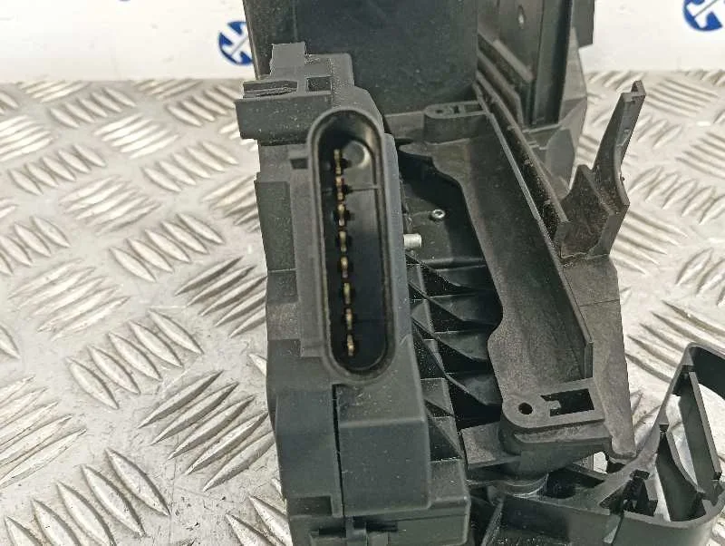 Cerradura Puerta Delantera Izquierda para Ford Focus (2014-2018)