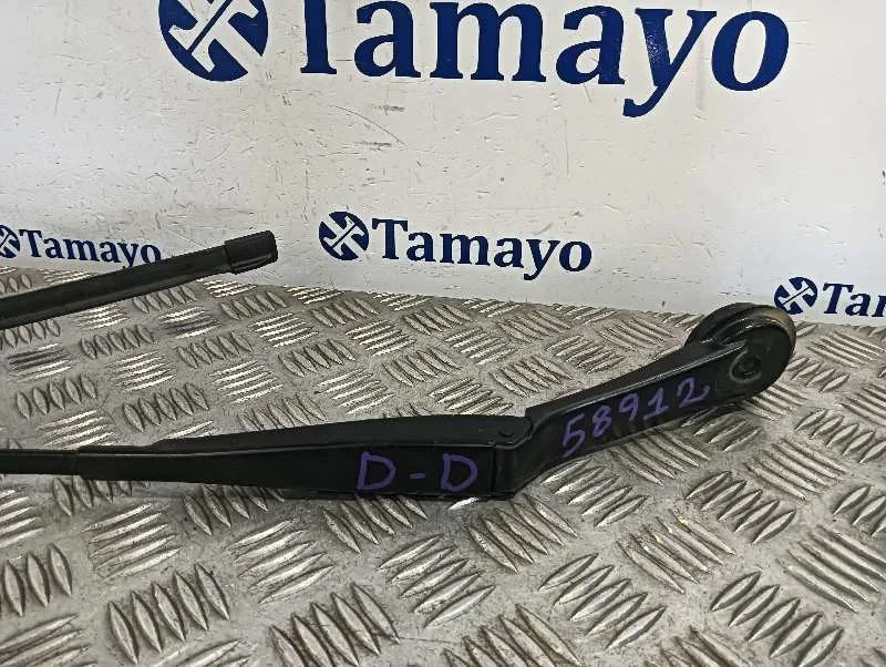 Brazo Limpia Delantero Derecho para Ford Focus (2014-2018)