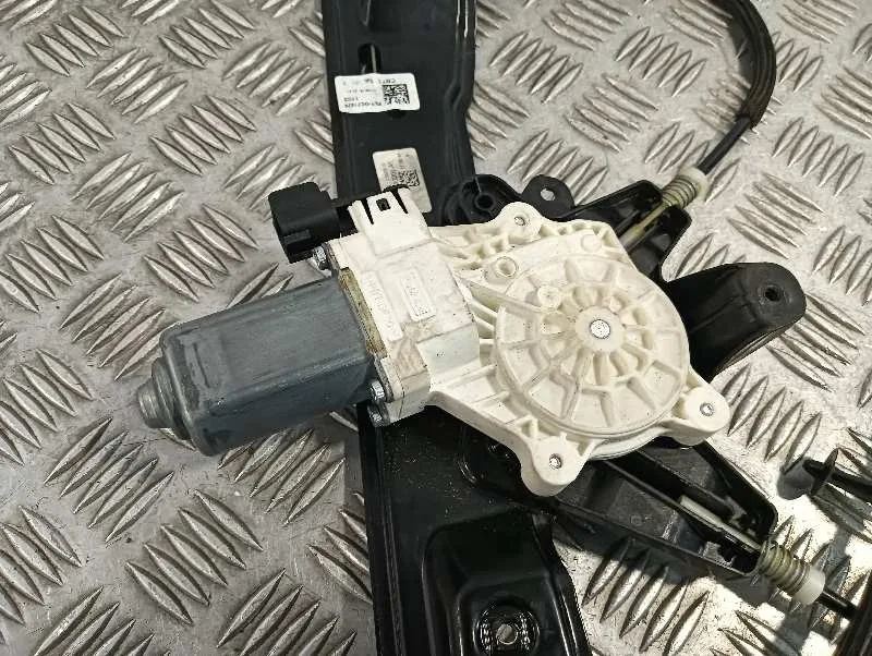 Elevalunas Delantero Izquierdo para Ford Focus (2014-2018)