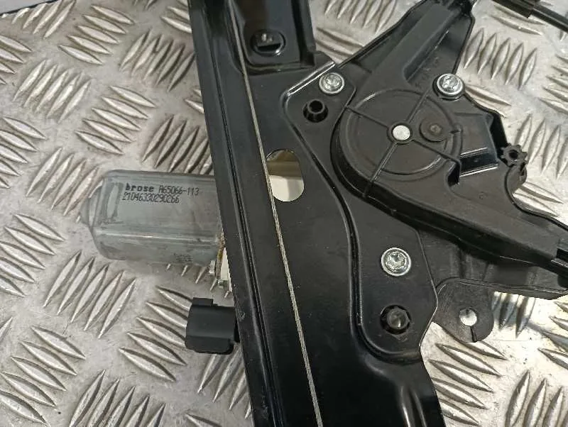 Elevalunas Delantero Izquierdo para Ford Focus (2014-2018)