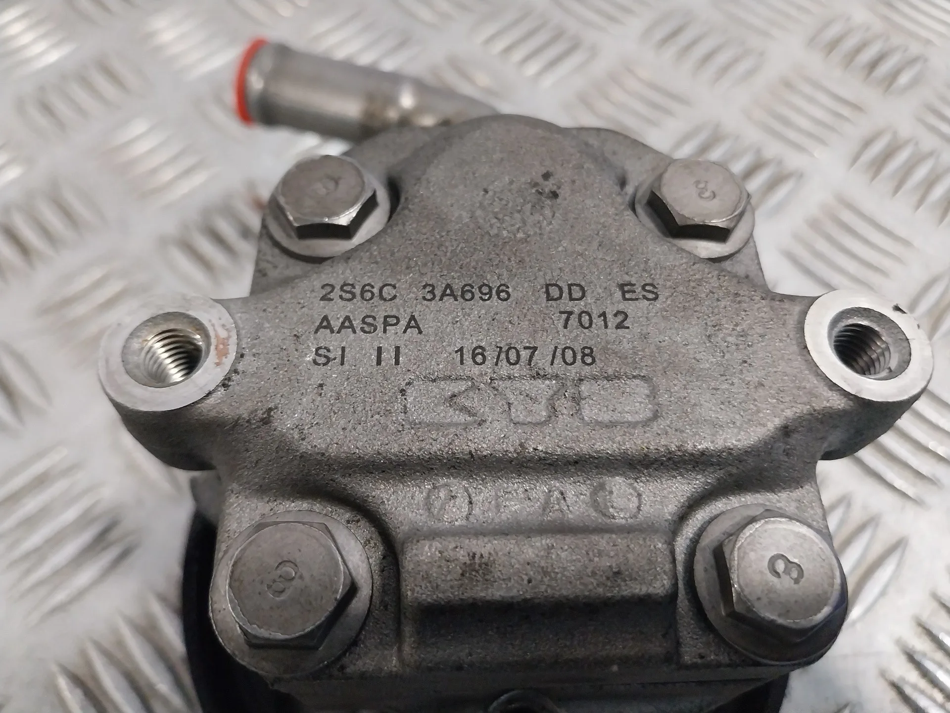 Bomba Direccion para Ford Fiesta (Cbk)