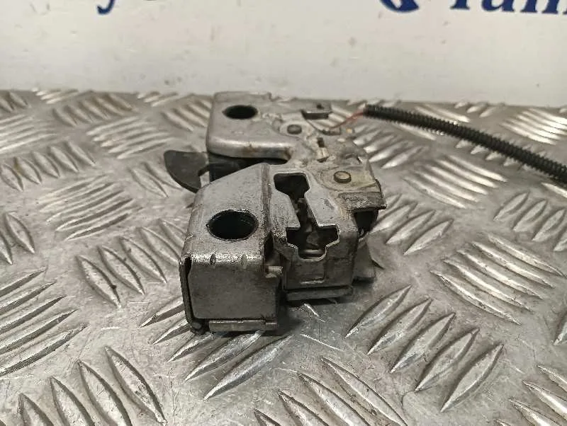 Cerradura Puerta Delantera Derecha para Volkswagen Passat Lim. (3G2)