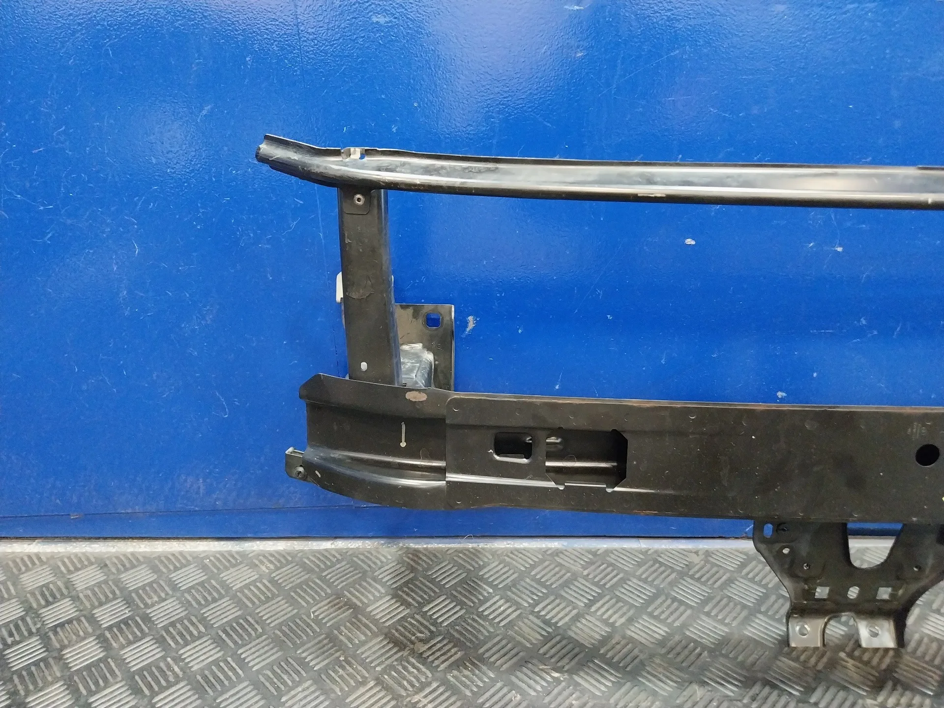 Refuerzo Paragolpes Delantero para Volkswagen Passat Lim. (3G2)
