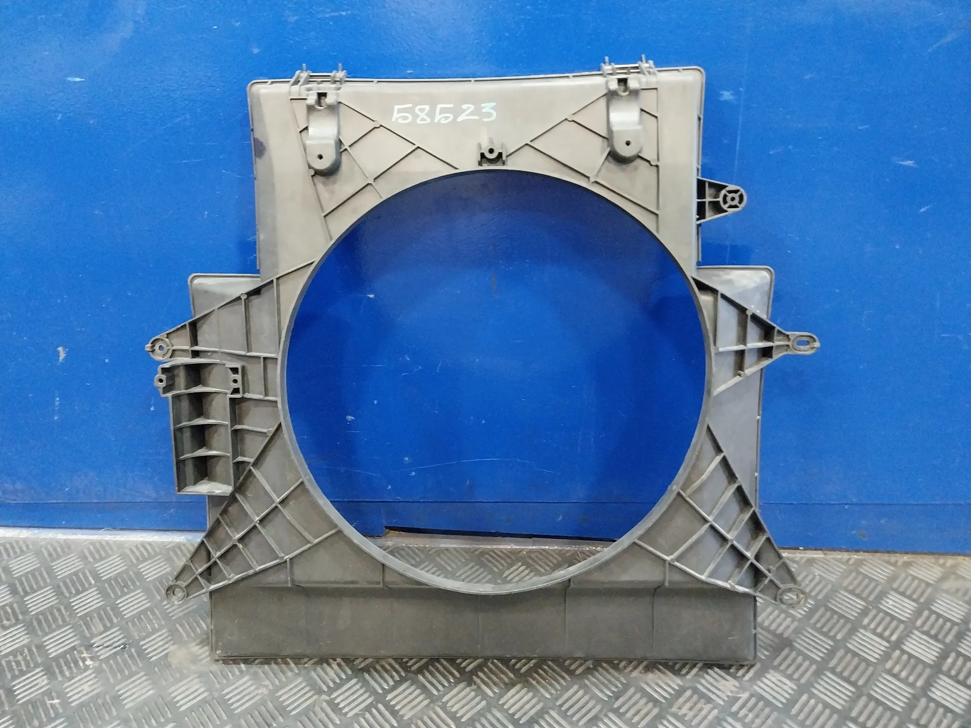 Calandra Delantera De Radiador para Iveco 35S12
