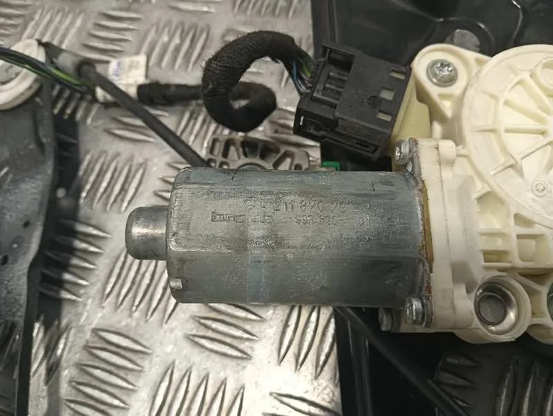 Elevalunas Delantero Izquierdo para Mercedes-Benz Clase E (W211) Berlina