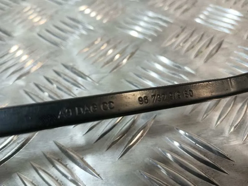 Brazo Limpia Delantero Izquierdo para Peugeot 208