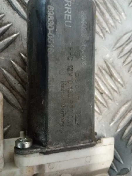 Elevalunas Trasero Izquierdo para Toyota Avensis Wagon (T25)